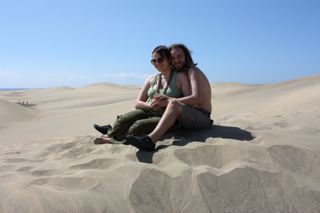 Tine und Johannes im Sand